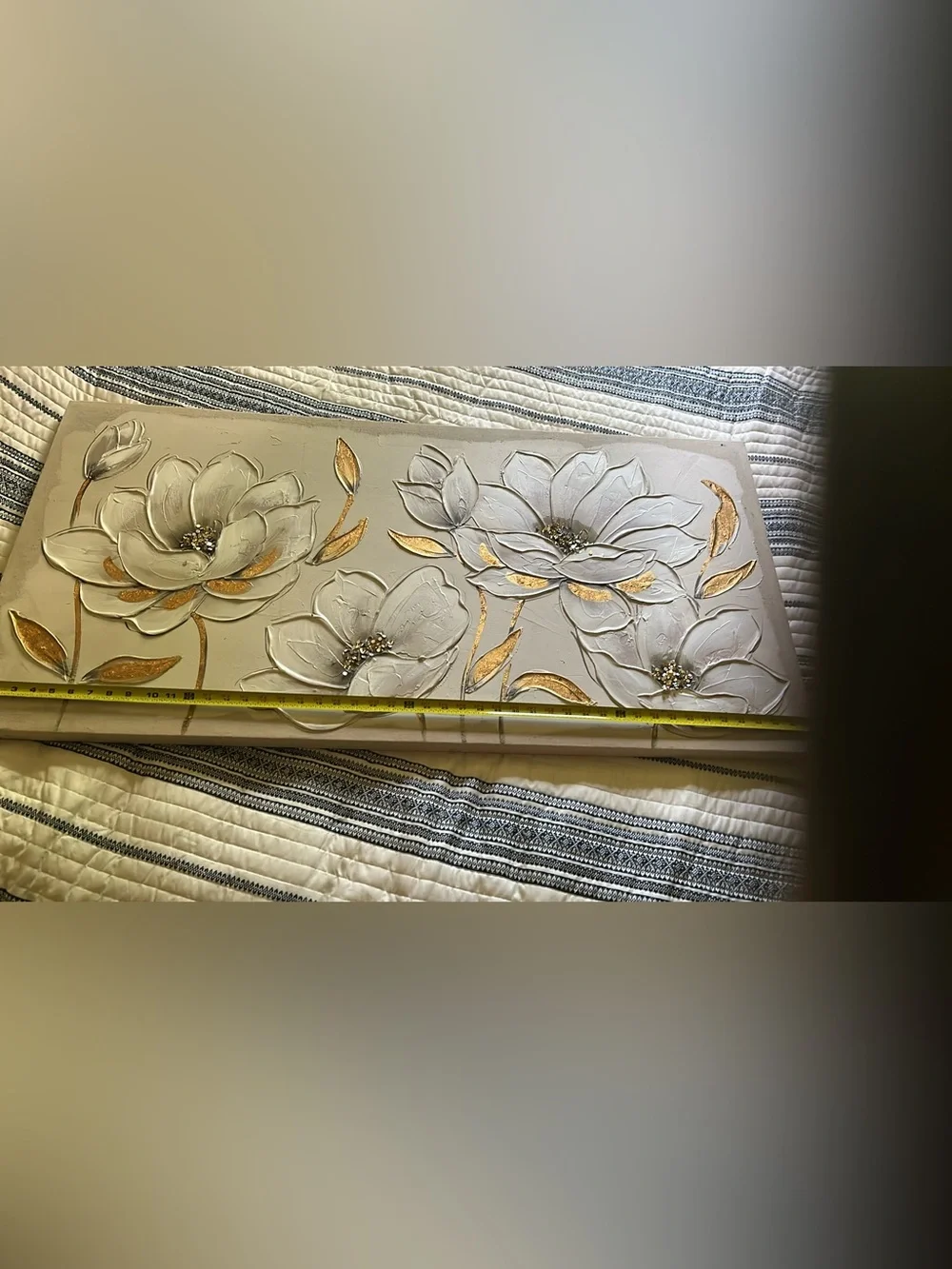 Lot of 2 wall pictures at least 2ft long